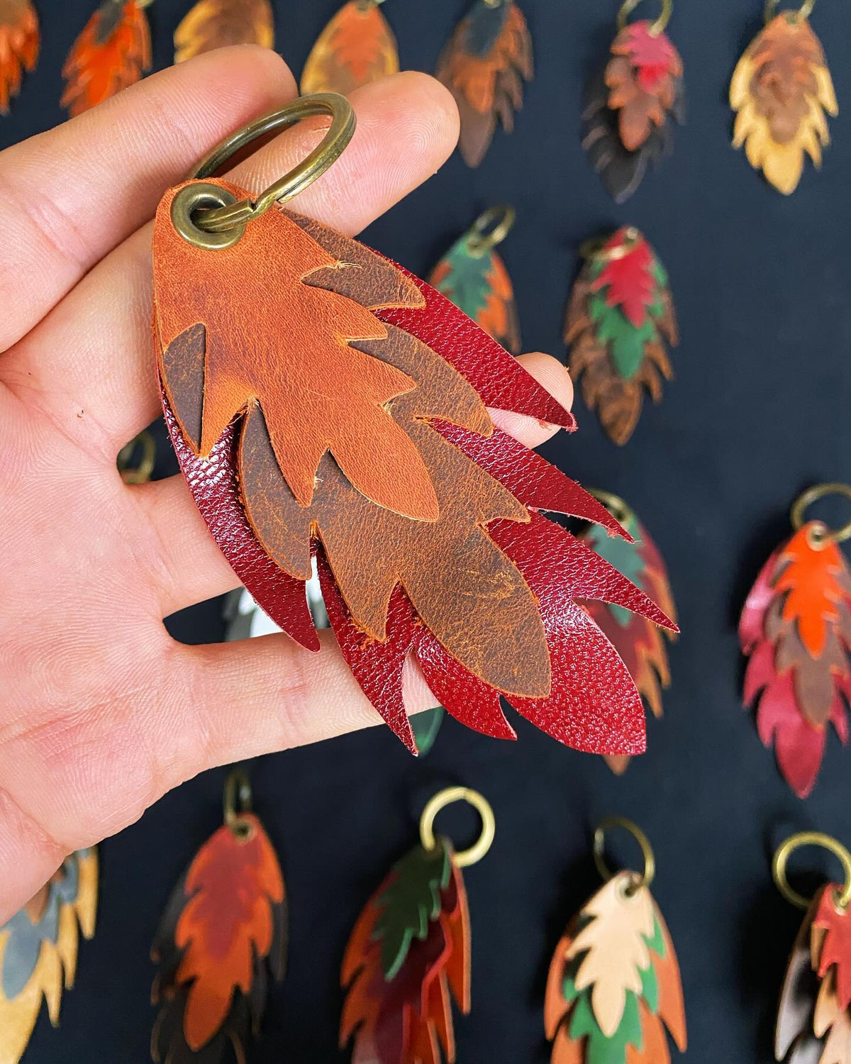 Güz Yaprakları Deri Anahtarlık — Dabi Deri el yapımı